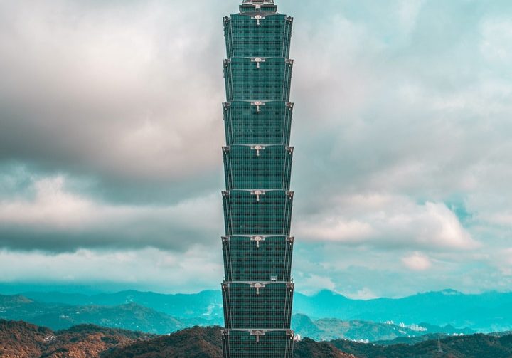 high rise tower during daytime